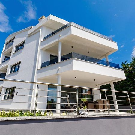 Apartment "Villa M" กอสเตรนา ภายนอก รูปภาพ