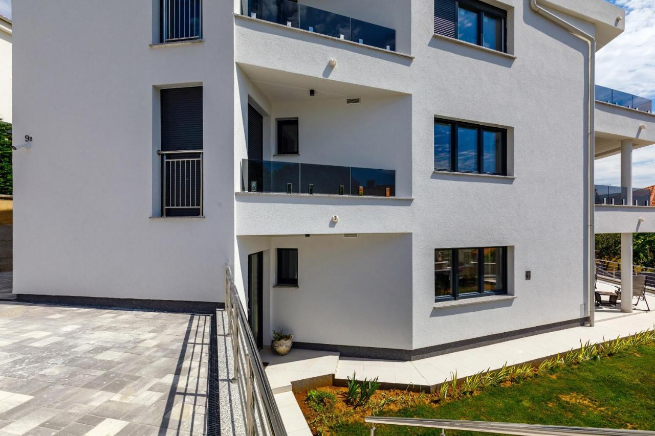 Apartment "Villa M" กอสเตรนา ภายนอก รูปภาพ
