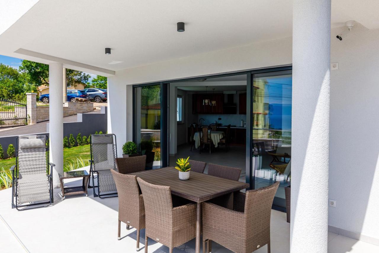 Apartment "Villa M" กอสเตรนา ภายนอก รูปภาพ