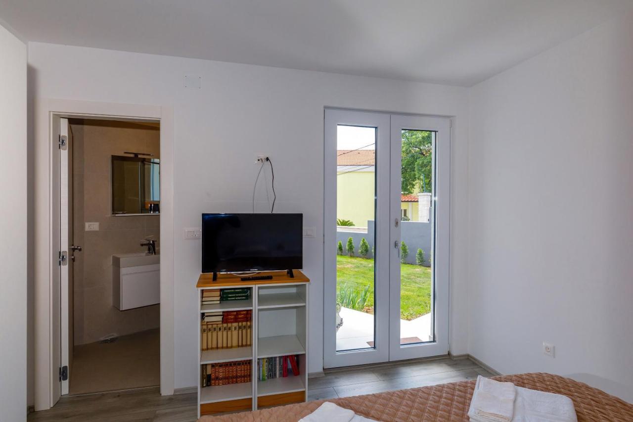 Apartment "Villa M" กอสเตรนา ภายนอก รูปภาพ