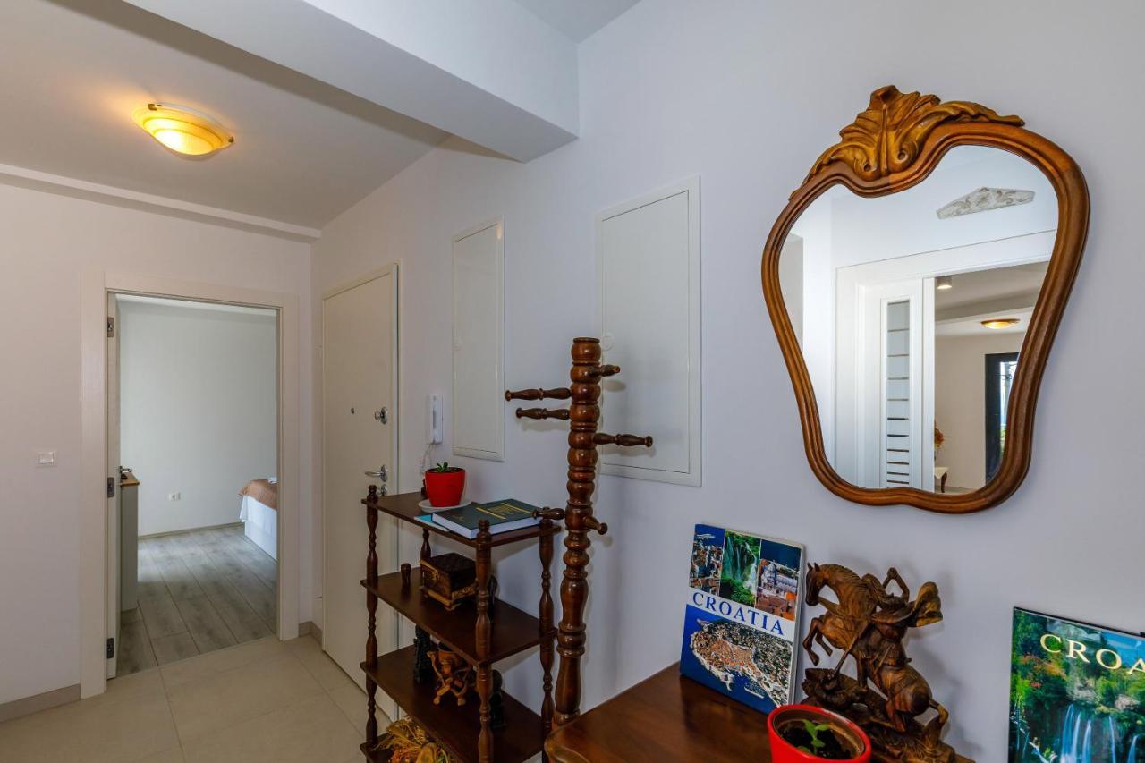 Apartment "Villa M" กอสเตรนา ภายนอก รูปภาพ